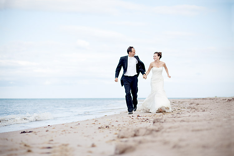 Vackra romantiska bröllopsbilder på Gotland