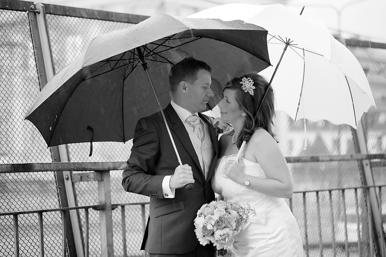 rainy wedding, umbrellas for wedding