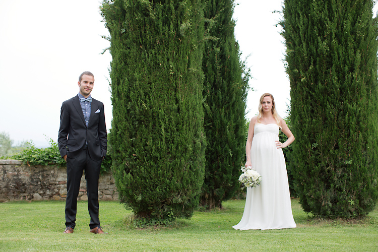 bröllopsfotografering vid cypress i Toscana