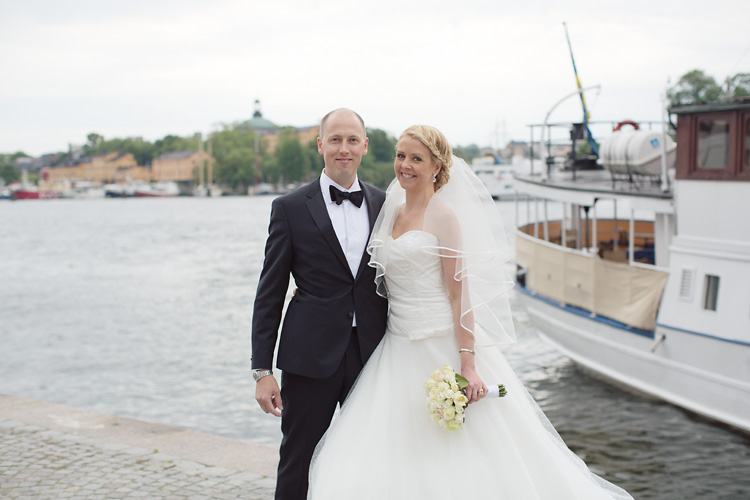 Brudpar på Nybrokajen i Stockholm