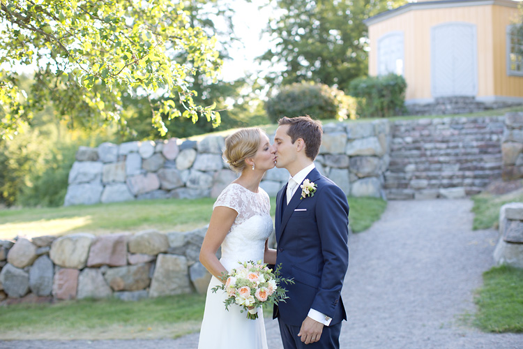 Kyss på bröllop i Stockholm